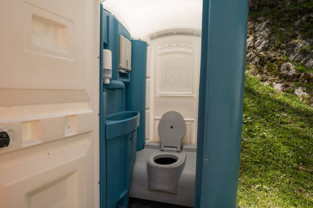 Best Construction site porta potty rental  in Leavittsburg, OH